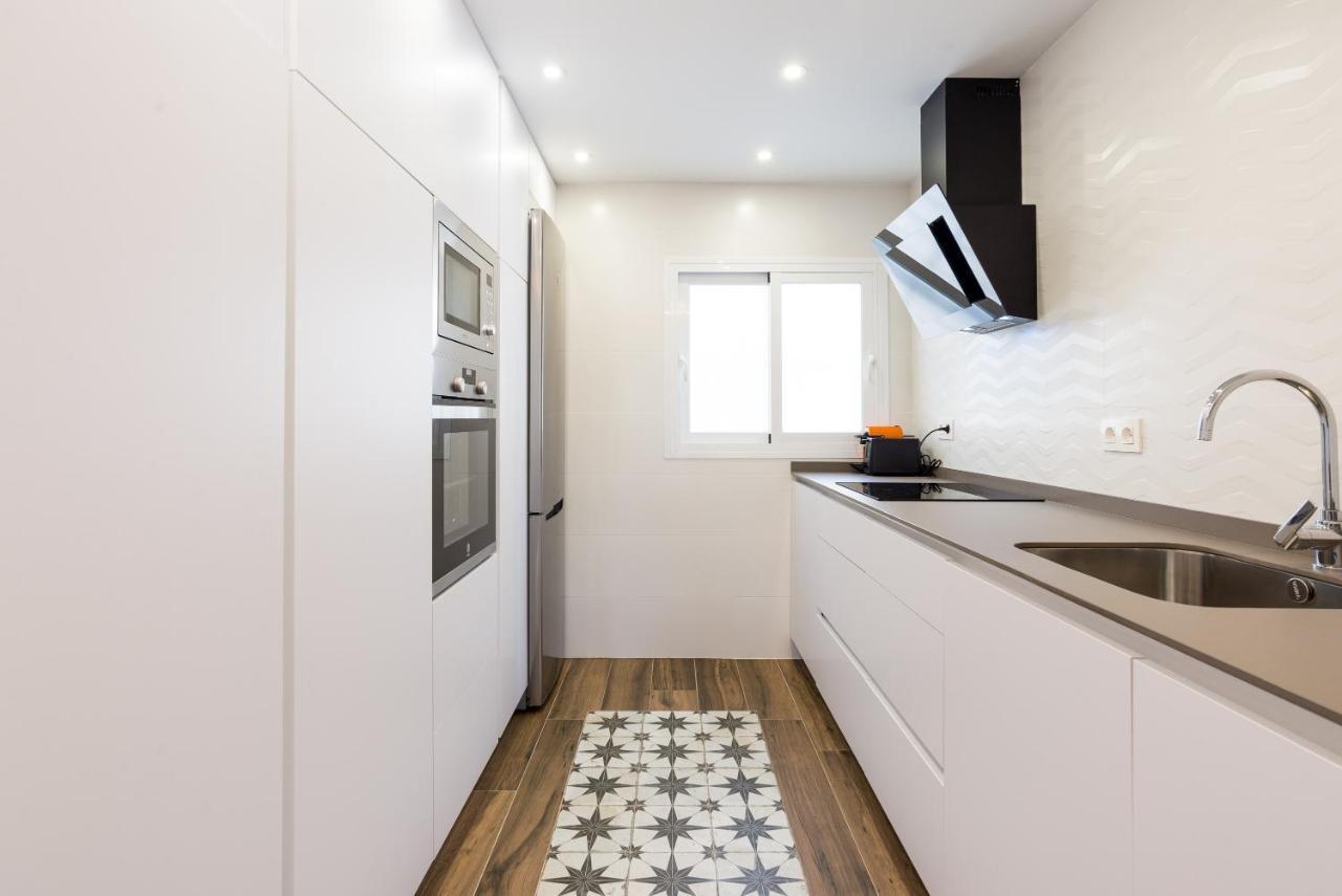 Bhost - Suite La Merced Malaga Bagian luar foto