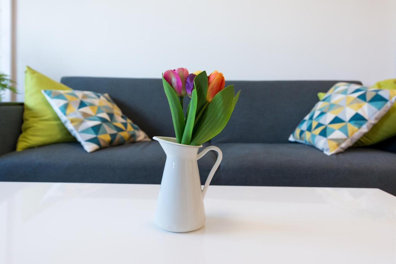 Bhost - Suite La Merced Malaga Bagian luar foto