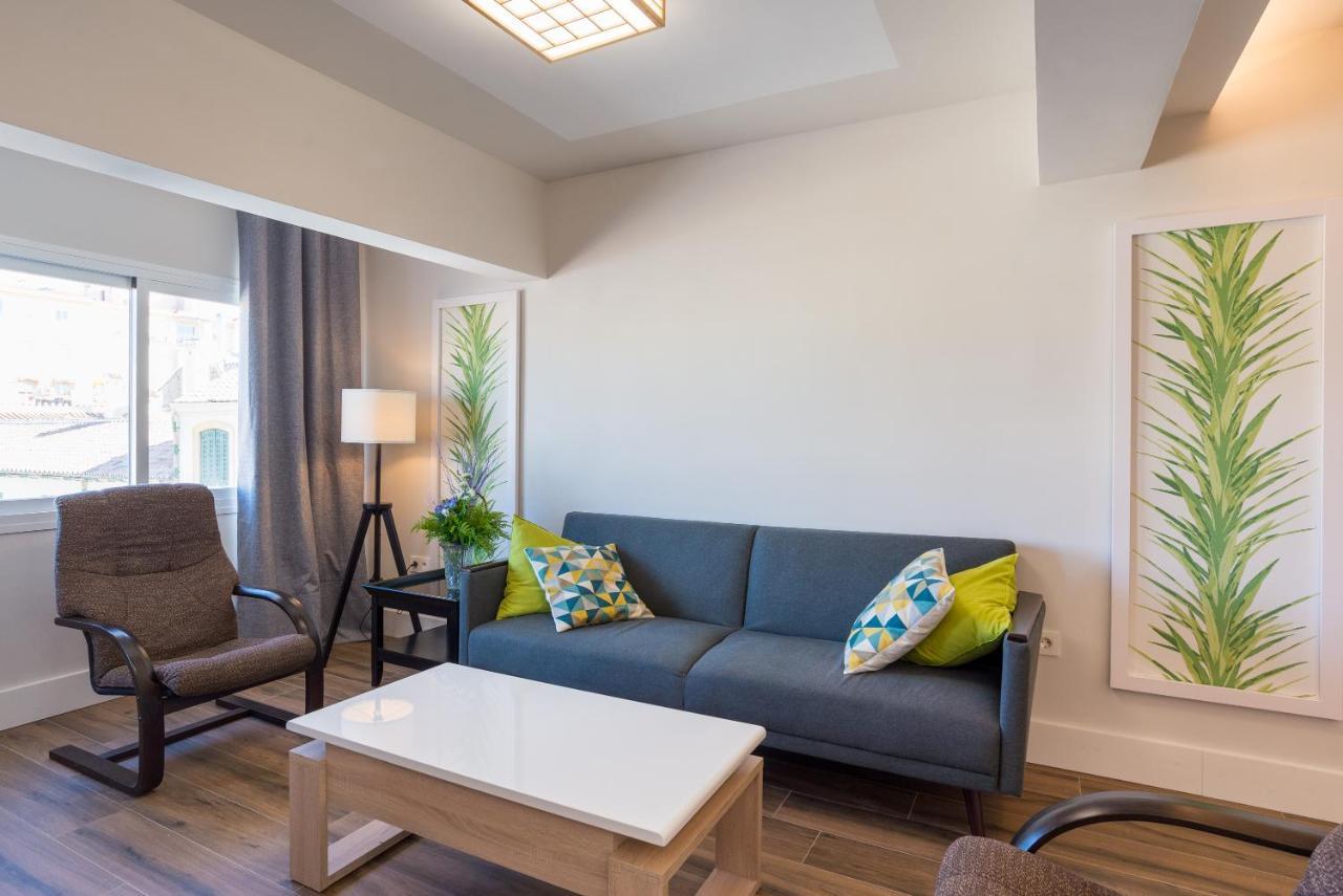 Bhost - Suite La Merced Malaga Bagian luar foto