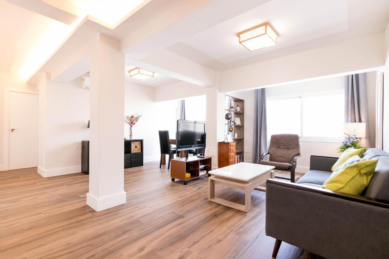 Bhost - Suite La Merced Malaga Bagian luar foto